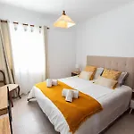 Maximo - 2 Bedroom With Pool *