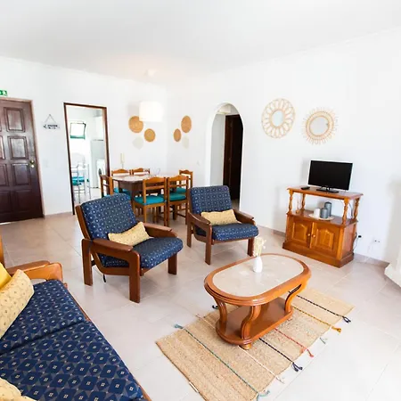 Maximo - 2 Bedroom With Pool Apartment
