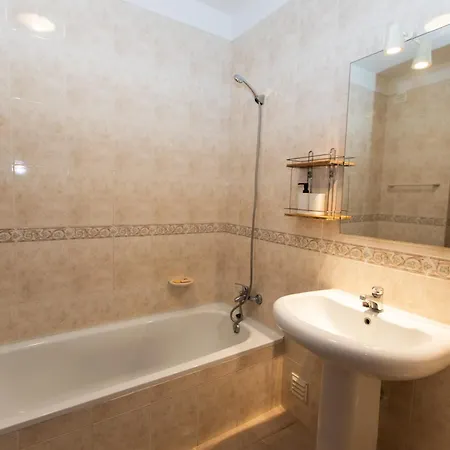 דירה Maximo - 2 Bedroom With Pool קארבואירו