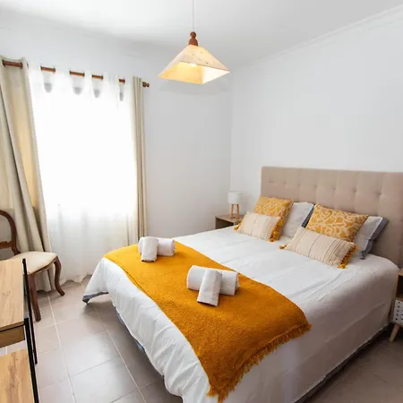 Maximo - 2 Bedroom With Pool *